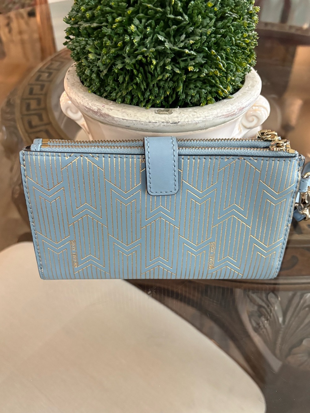 🩵💛MICHAEL KORS DOUBLE ZIP POWDER BLUE & GOLD METALLIC LEATHER ART DECO WRISTLET! - Picture 2 of 7
